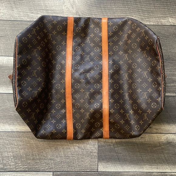 Authentic Louis Vuitton Keepall 60 - Picture 2 of 16